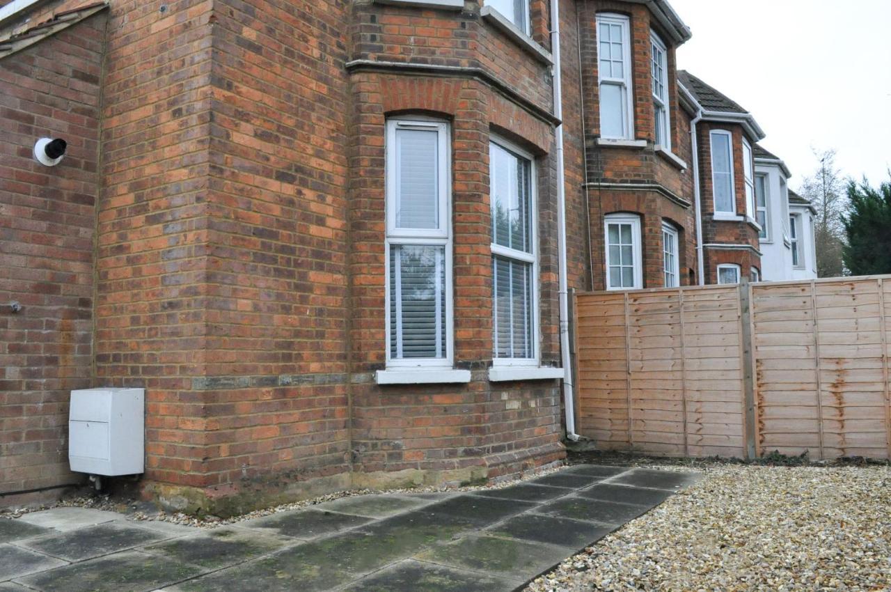 Bedford Rd Apartment Ideal For Hospital & Town Centre Kempston Esterno foto